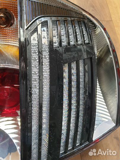 Задняя левая фара на volkswagen polo 5