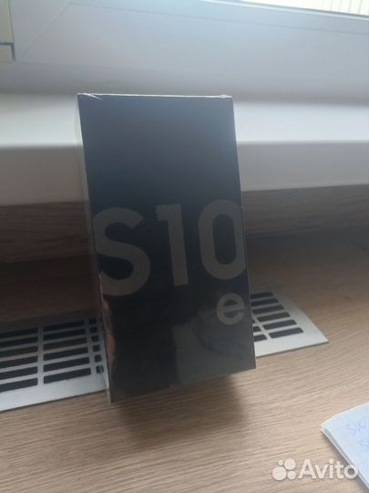Samsung Galaxy S10e, 6/128 ГБ