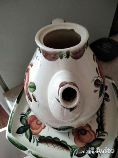 Кувшин и поднос