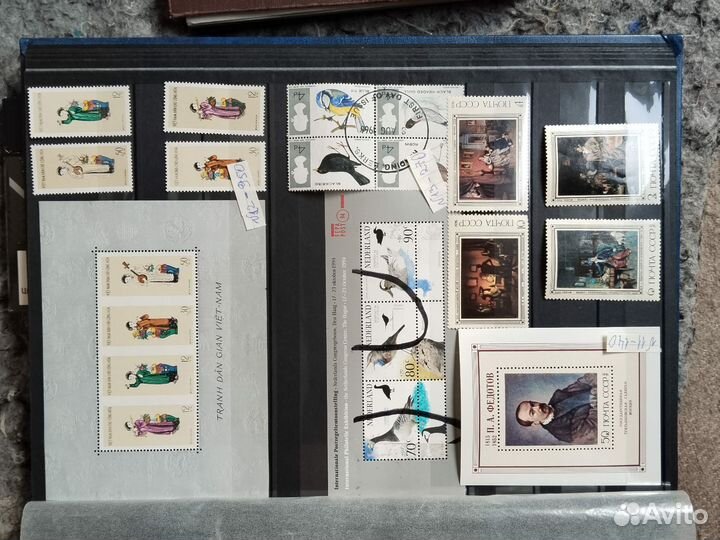 Почтовые марки со своими блоками