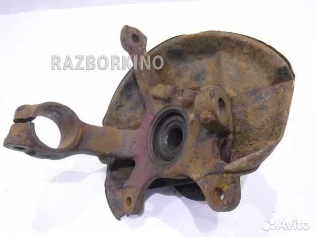 Кулак передний правый