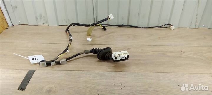 Проводка двери задней левой 8215442020