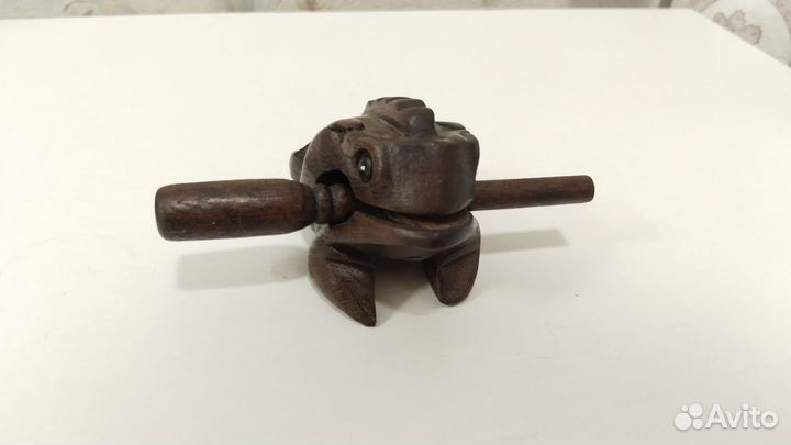 Музыкальная деревянная лягушка