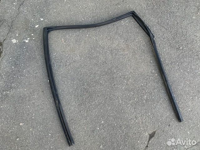 Уплотнитель стекла двери задней левой X-Trail T31