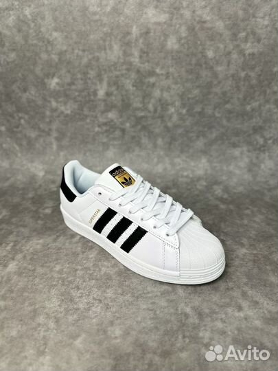 Adidas Superstar