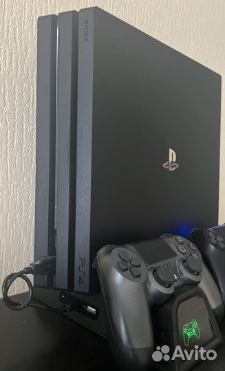 Продам sony playstation 4 pro 1tb ssd