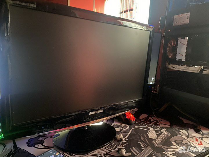Мониторы: samsung с диагональю 20, AOC 24