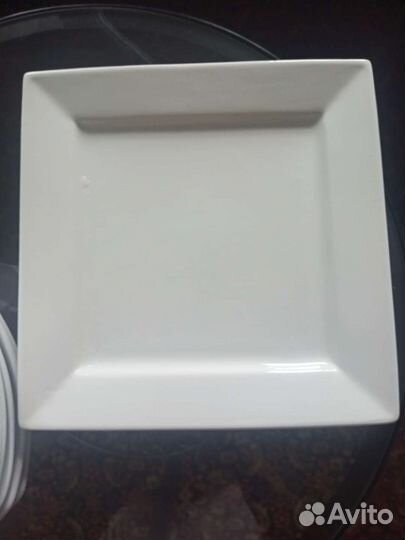 Тарелки фарфоровые