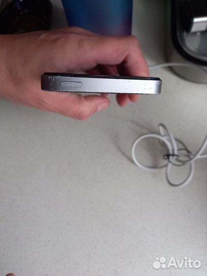 Телефон iPhone 5s