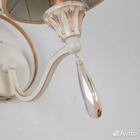 Бра Favourite в спальню модерн 1 лампа