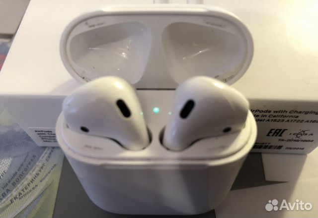 Наушники AirPods