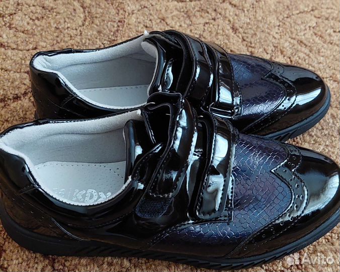 Ботинки для девочки новые 36 размер