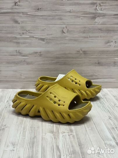 Шлепанцы Crocs женские