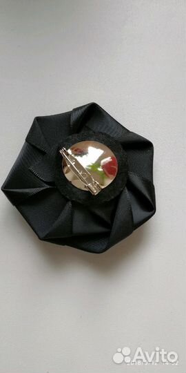 «Брошь-цветок черного цвета»