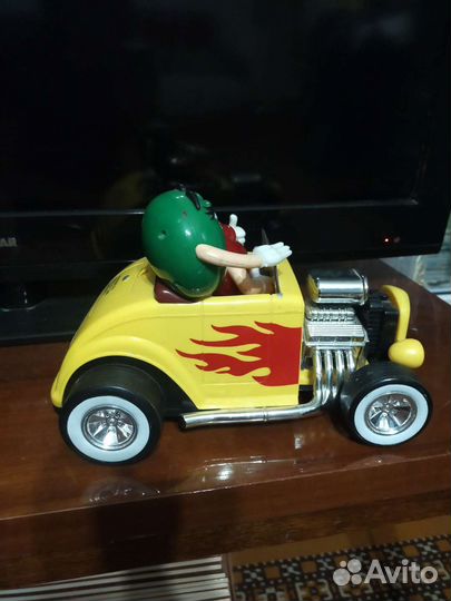 Машинка M&M's