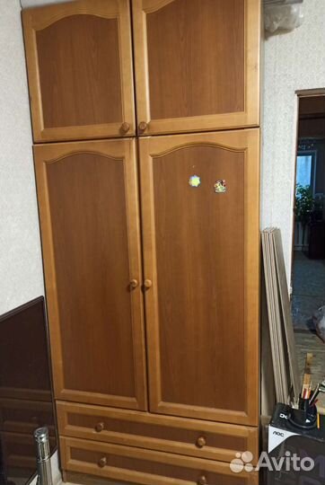 Шкаф