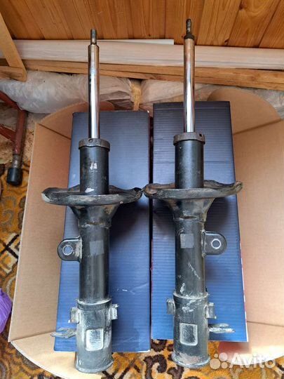 Амортизаторы Hyundai Tucson JM. Mando