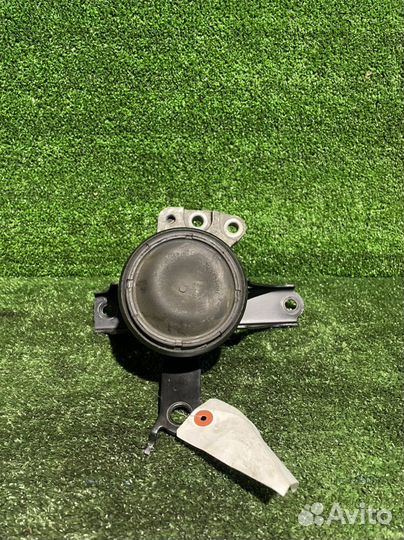 Опора,подушка двигателя toyota vitz, belta KSP90