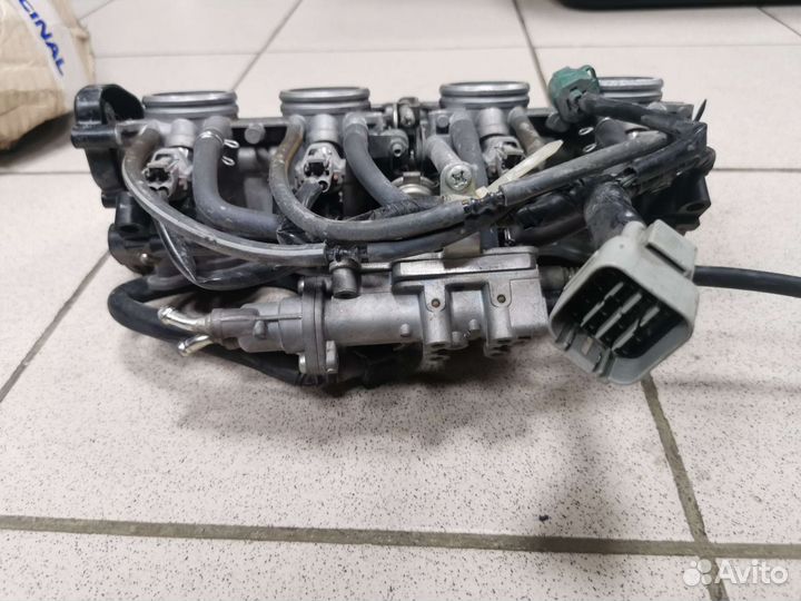 Дроссель с форсунками Yamaha FZ8