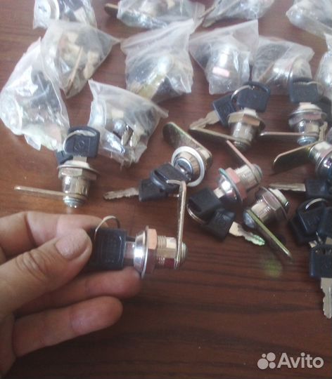 Замок для ящика почтового, стола письменного, тумб