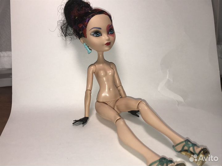 Эвер афте хай кукла Lizzie Hearts