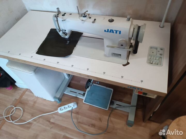 Промышленая швейная машина