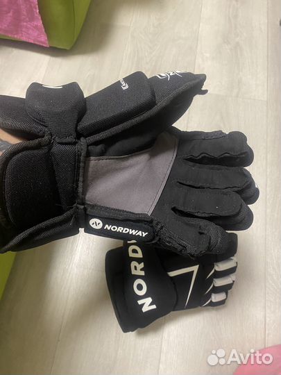 Краги хоккейные