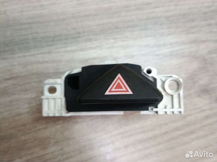 Кнопка аварийной сигнализации ford focus 1