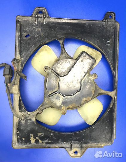 Мицубиси Спэйс Вагон Вентилятор кондиционера