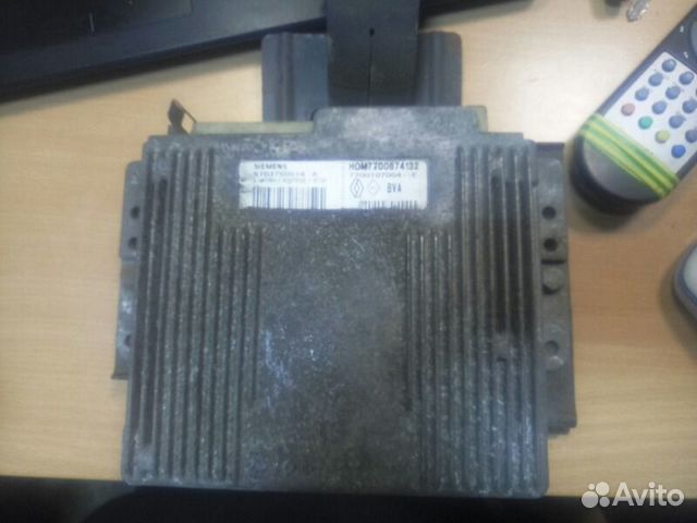 Блок управления двигателем Renault Laguna 1.8