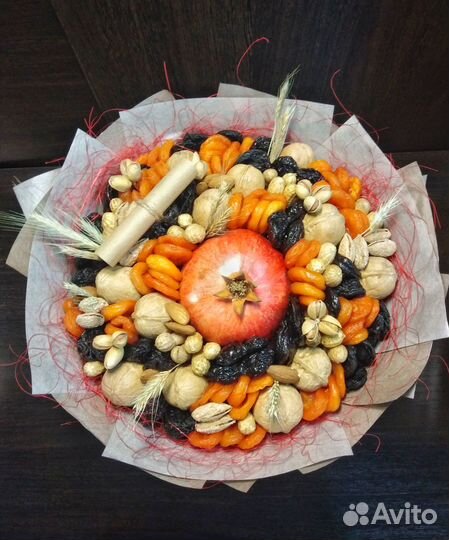 Букеты из орехов и сухофруктов
