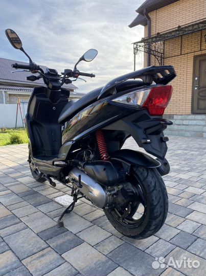 Скутер SYM Jet4 R Naked 50