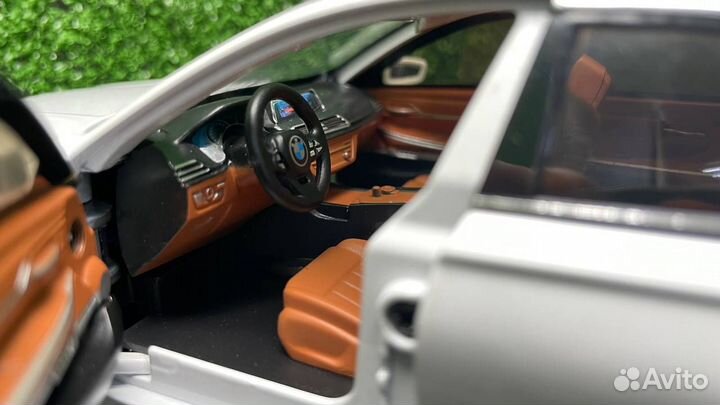 Модель автомобиля BMW 7 Series G11/G12 металл