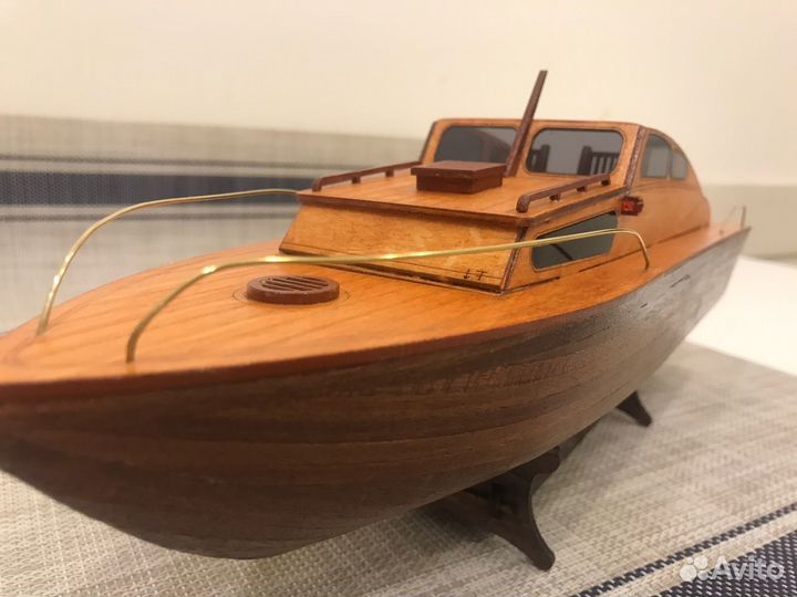Модель катера, яхты из дерева 