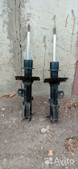 Продаются передние стойки