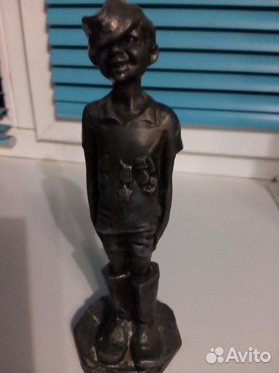 Продам статуэтку