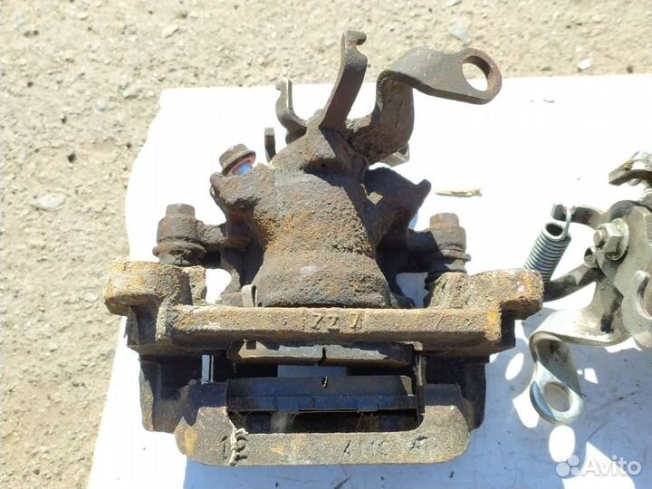 Задние суппорта Mitsubishi Outlander 3