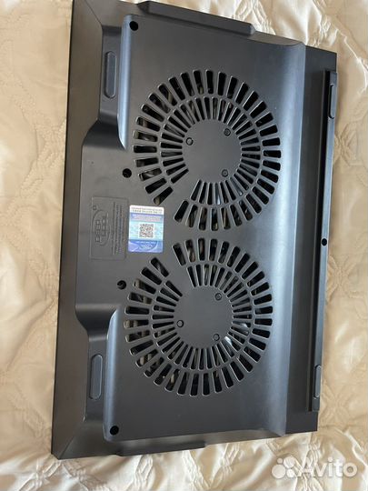 Подставка с охлаждением