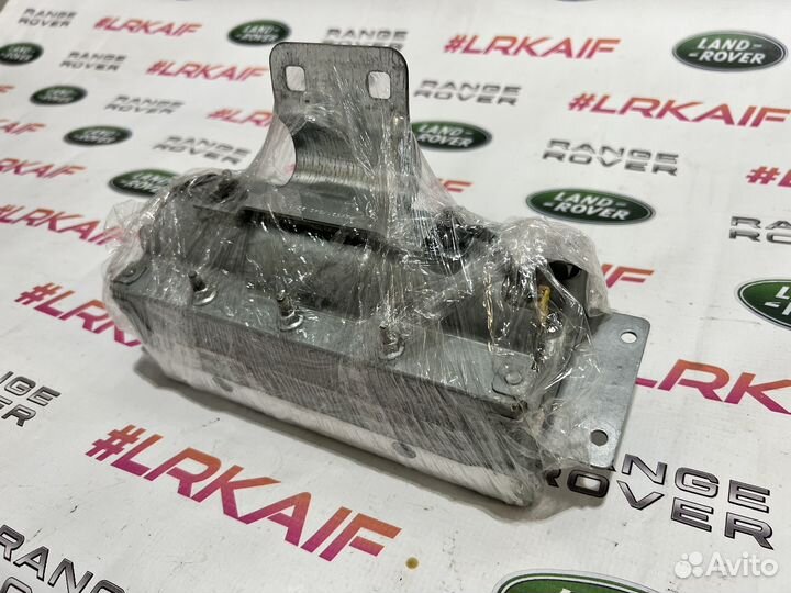 Подушка в торпеду Land Rover Discovery 3/4