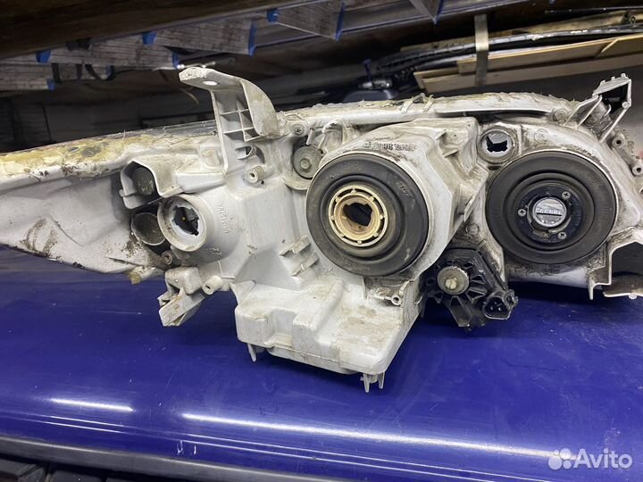 Camry 40 фара левая