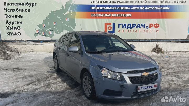 Замок двери передней левой Chevrolet Cruze 1357952