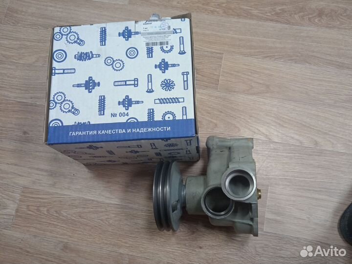 Водяной насос двигателя камаз740
