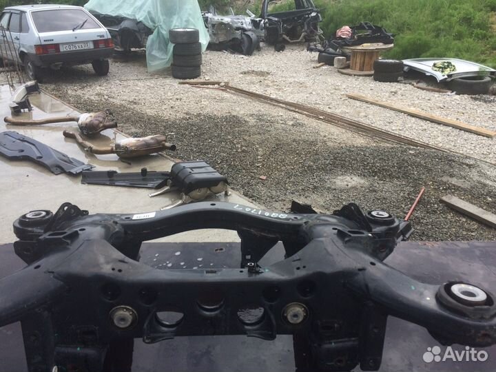 Подрамник задний Mercedes GL ML A1643500327A1A