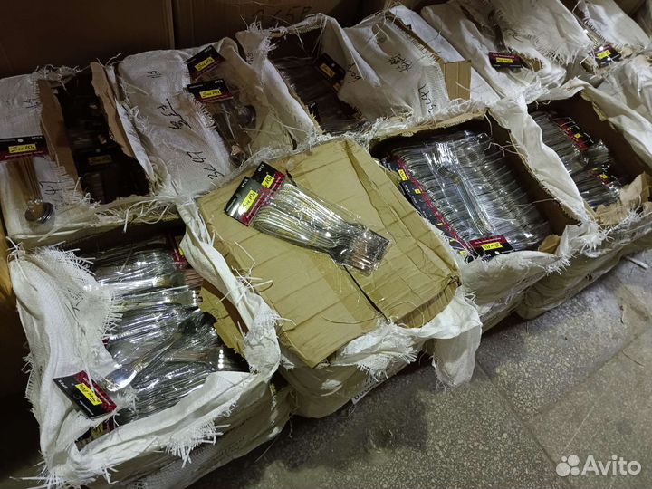 Столовые приборы ложка вилка