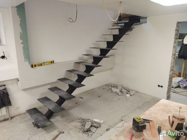 Металлокаркас лестницы