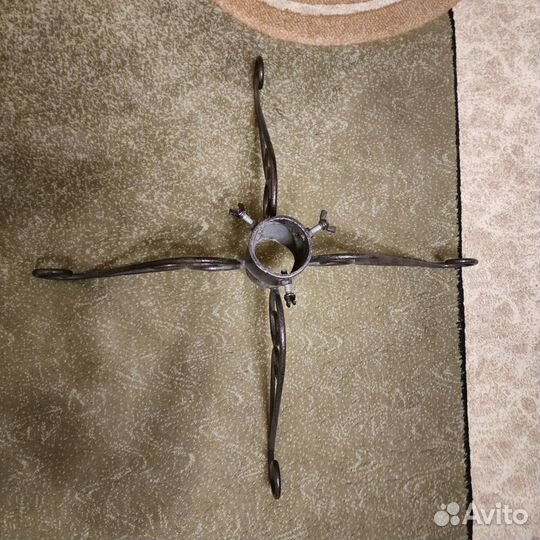 Подставка под ёлку, красивая и устойчивая