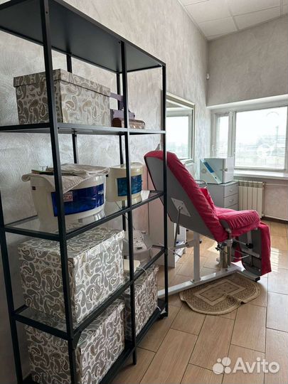 Аренда рабочего места мастера маникюра и педикюра