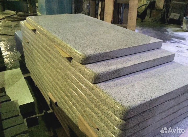Гранитный подоконник