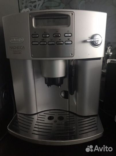 Кофемашина delonghi magnifica