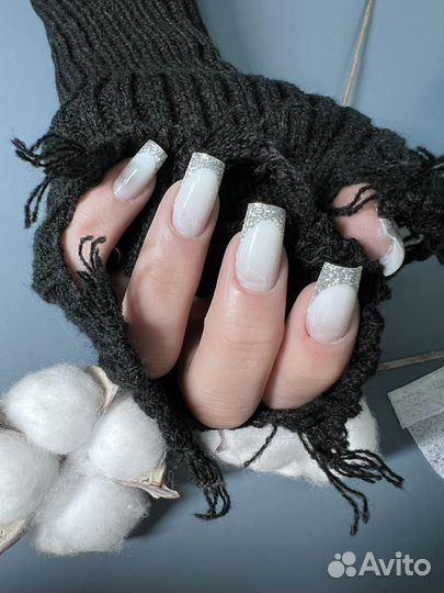 Модель Наращивание ногтей выкладной френч